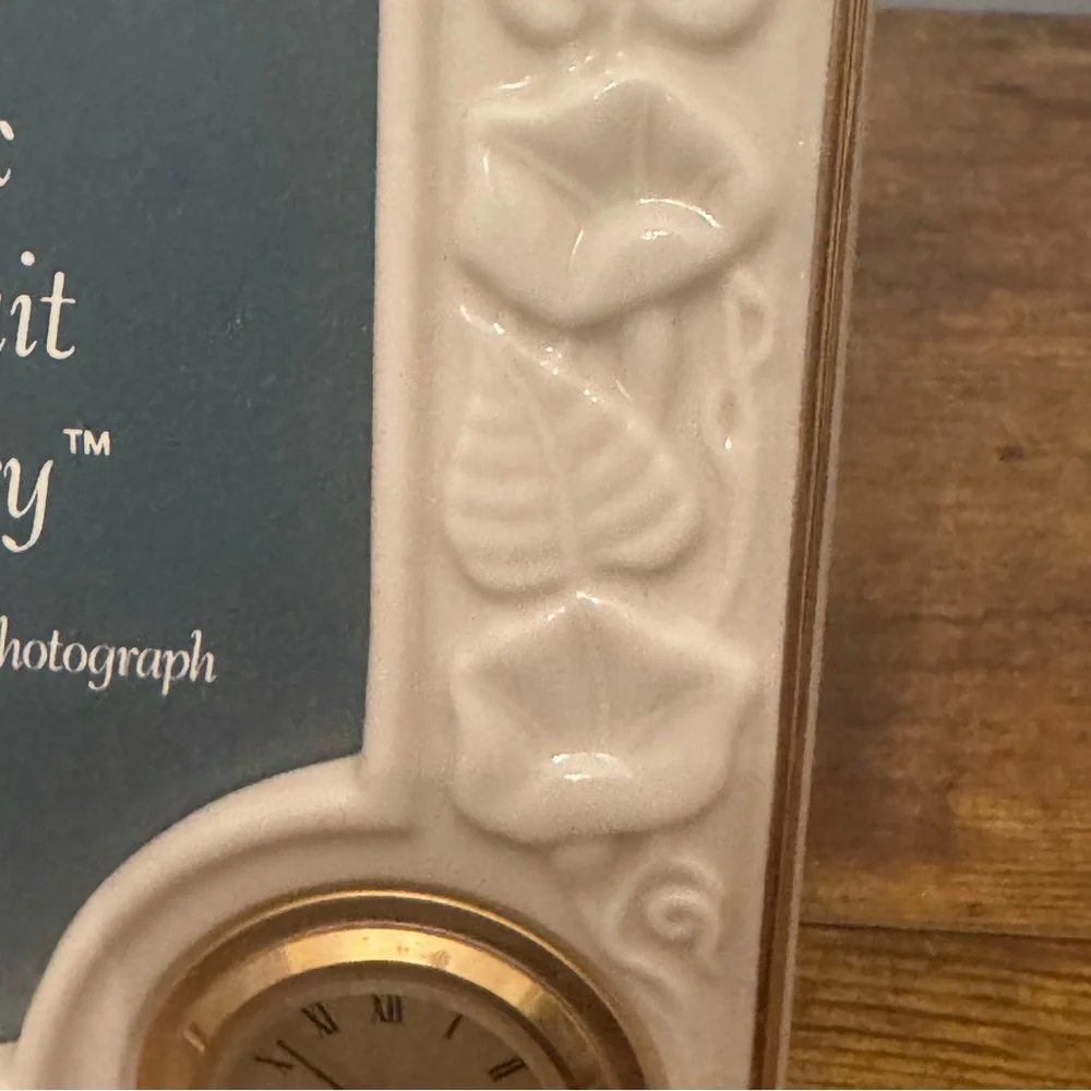Lenox Portrait Gallery Ivory Porcelain Photo Frame w/ Clock‎ 3.5x5